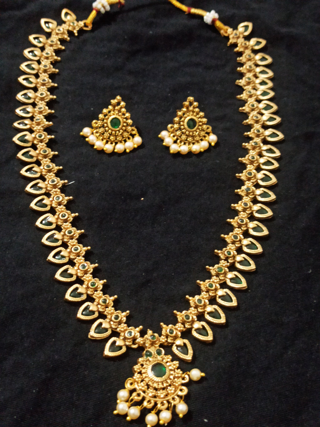 Antique Gold Temple Necklace Set with Emerald Stones & Pearl Drops