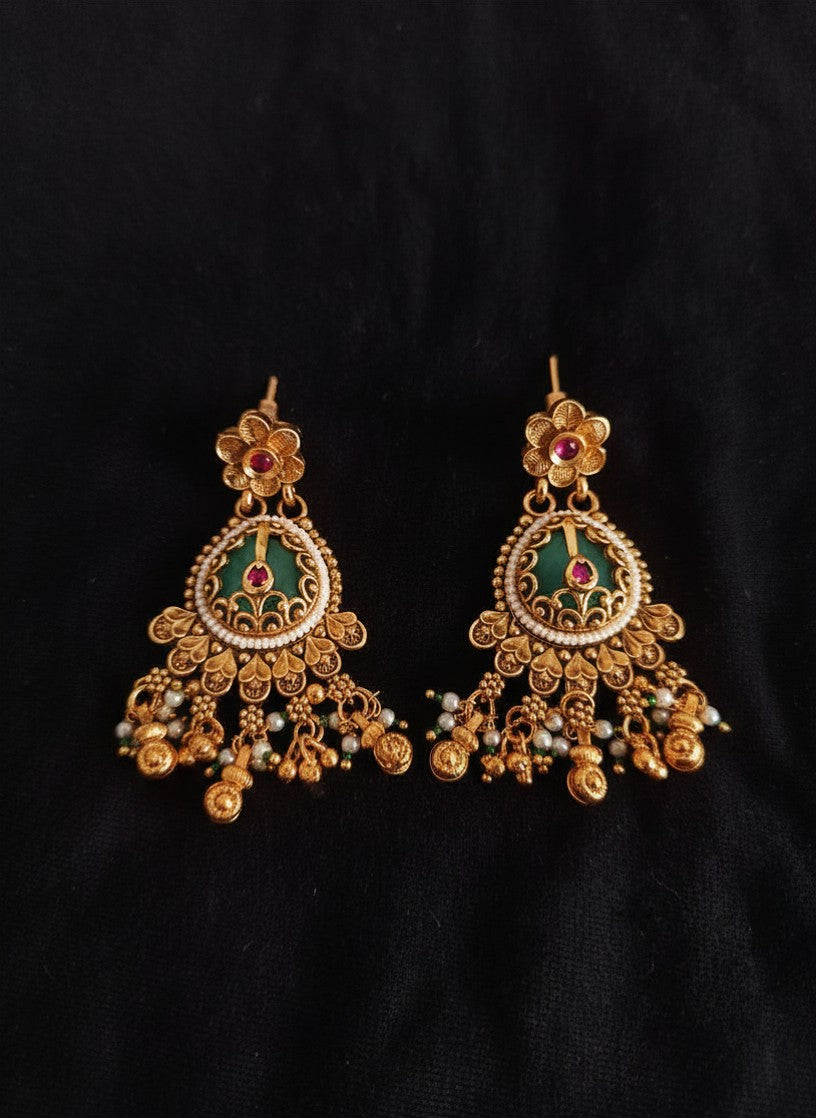 Heavy Antique Gold Filigree Bridal Necklace Set with Emerald Crescent Pendant, Pearl Drops & Chandbali Earrings for Women